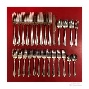 Oneida Tudor Plate 27 Pc DUCHESS Antique Flatware Set Silver Plate 1923 Vintage